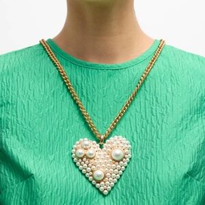 $590 CAROLINA HERRERA Costume Statement Jewelry Heart Pendant Necklace 3" x 3"
